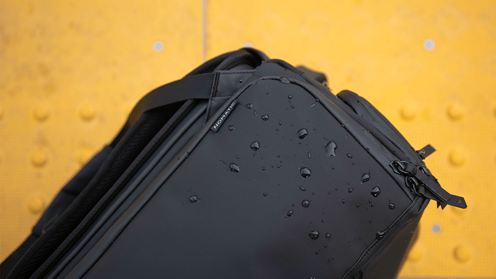 What's different about the Updated Nomatic Bags? - Storming Gravity