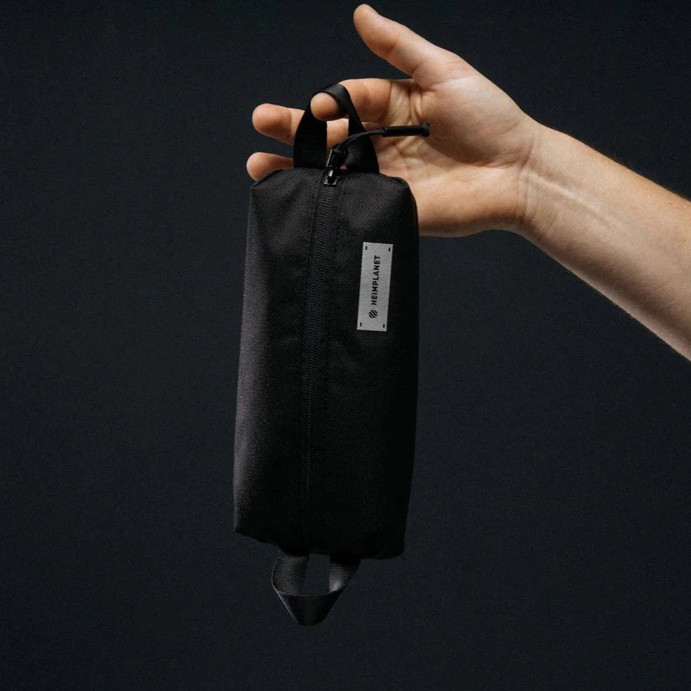 Carry Essential Simple Pouch