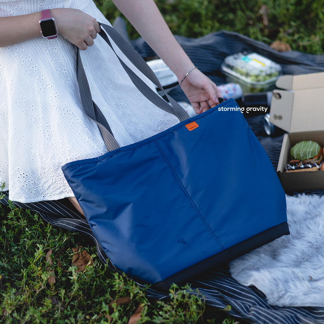 Bellroy Cooler Tote | 3M Thinsulate Insulated Tote Bag - Storming Gravity