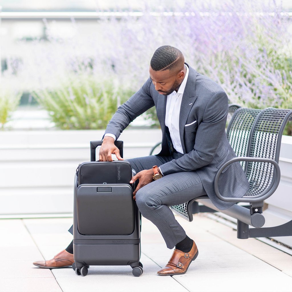 nomatic-luggage-carry-on-pro