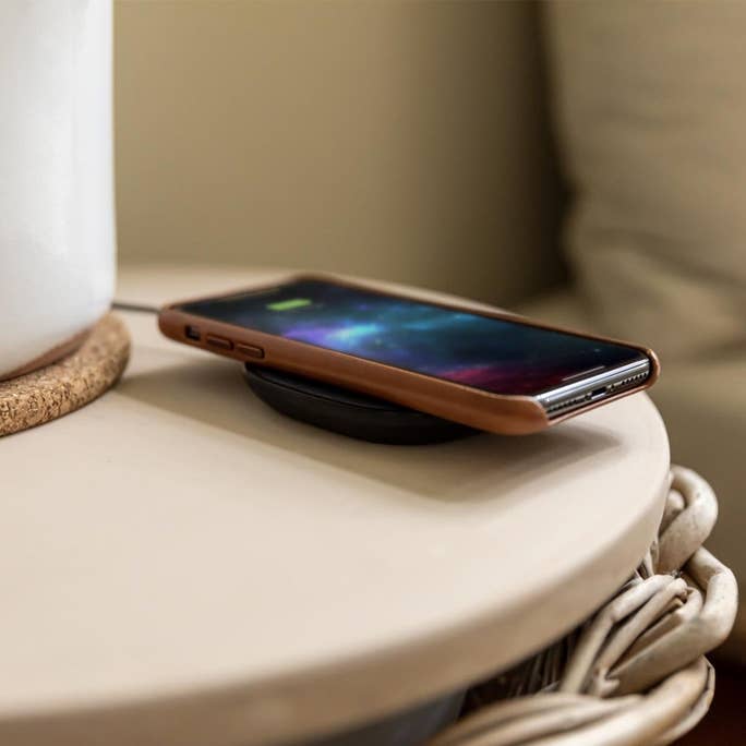 15W wireless charging pad (Fabric) - Mophie - Storming Gravity