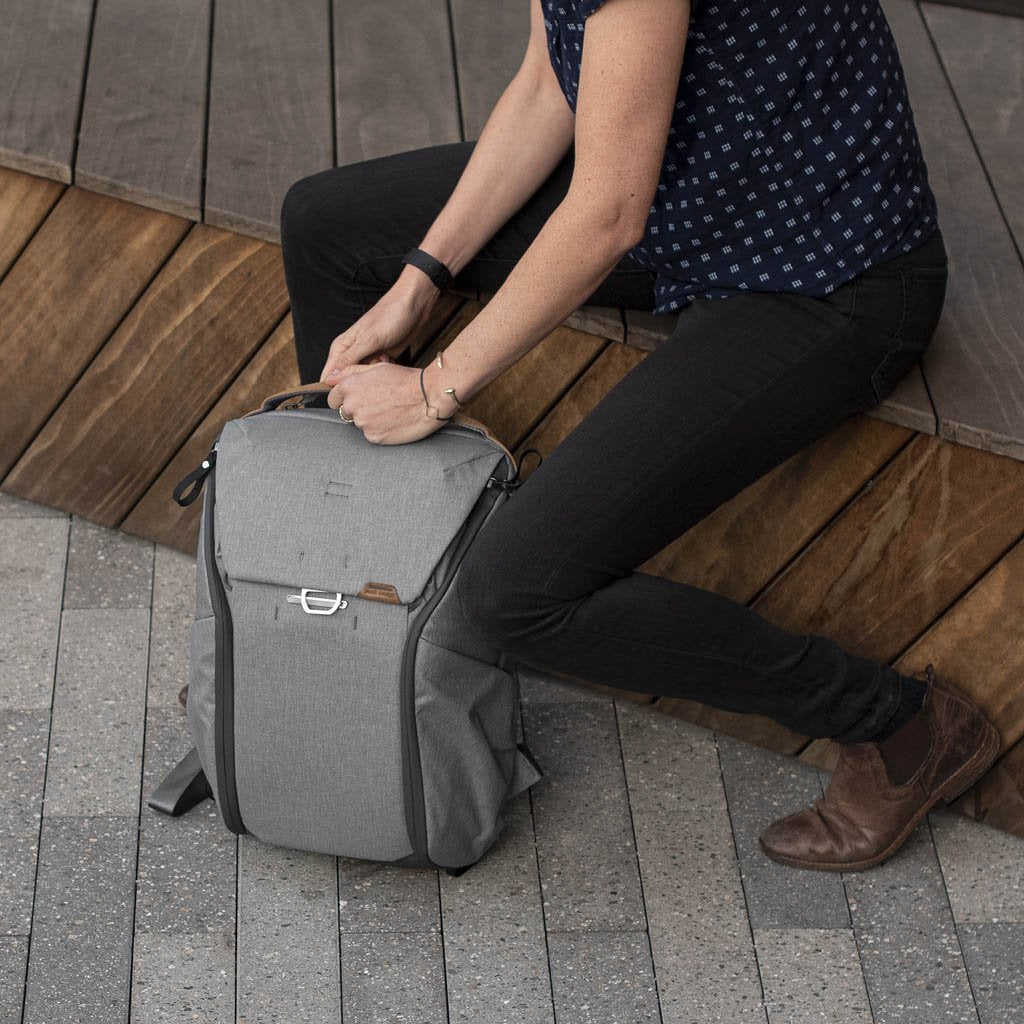 peak-design-everyday-backpack-charcoal